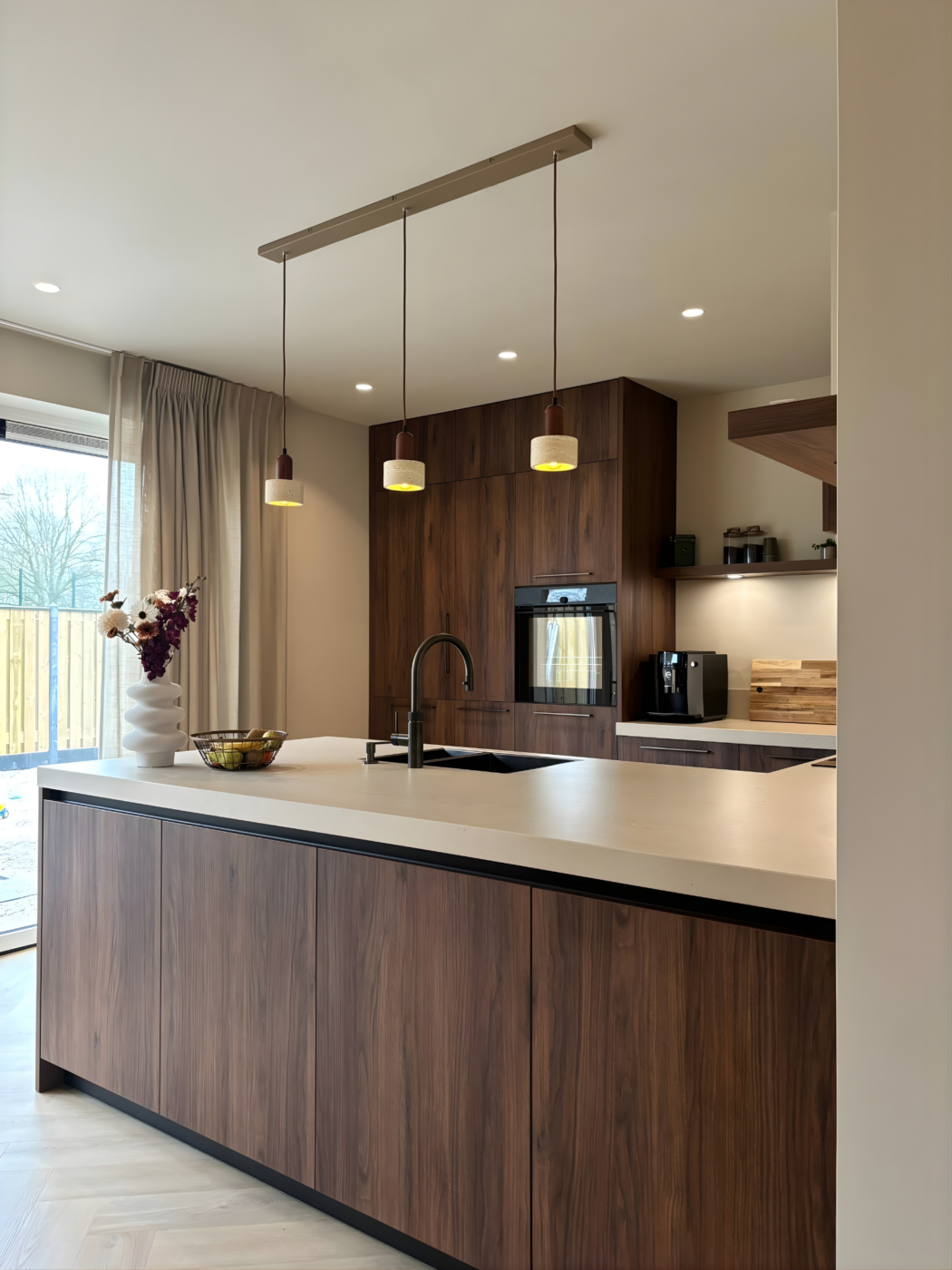 Japandi keuken walnoot nieuwbouw